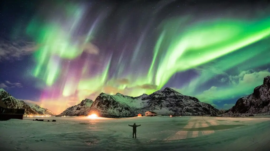 Canadian visa experts northern lights