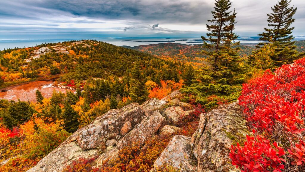 Canadian Visa Expert - Fall Foliage in Canada